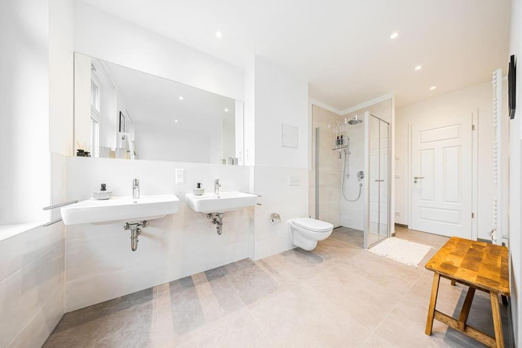 Stylisches Zentrales City-Apartment Mit 2 Balkonen ไลป์ซิก ภายนอก รูปภาพ