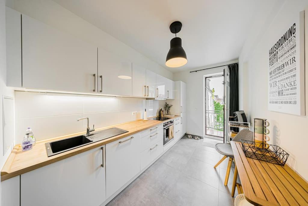 Stylisches Zentrales City-Apartment Mit 2 Balkonen ไลป์ซิก ภายนอก รูปภาพ
