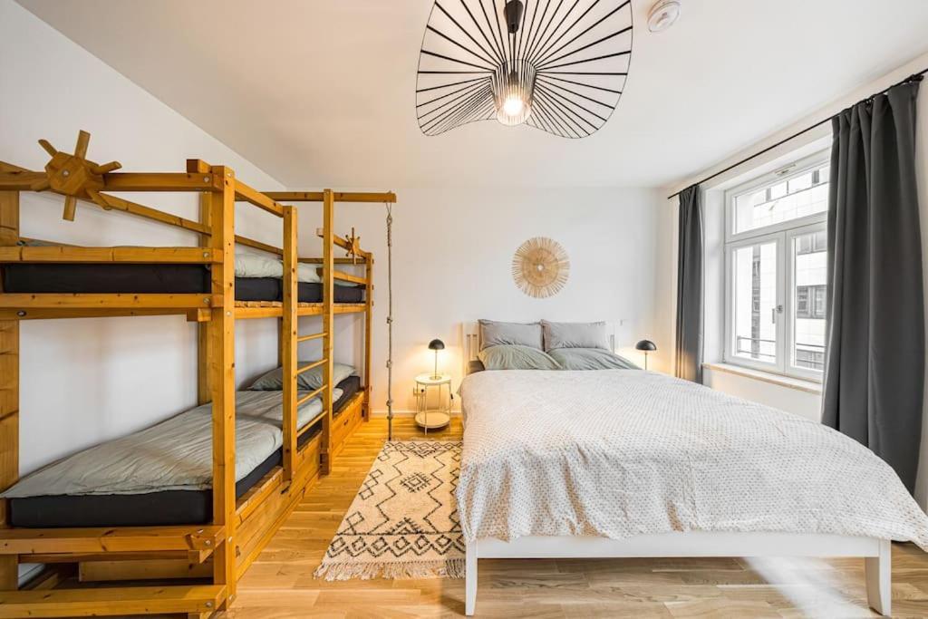 Stylisches Zentrales City-Apartment Mit 2 Balkonen ไลป์ซิก ภายนอก รูปภาพ