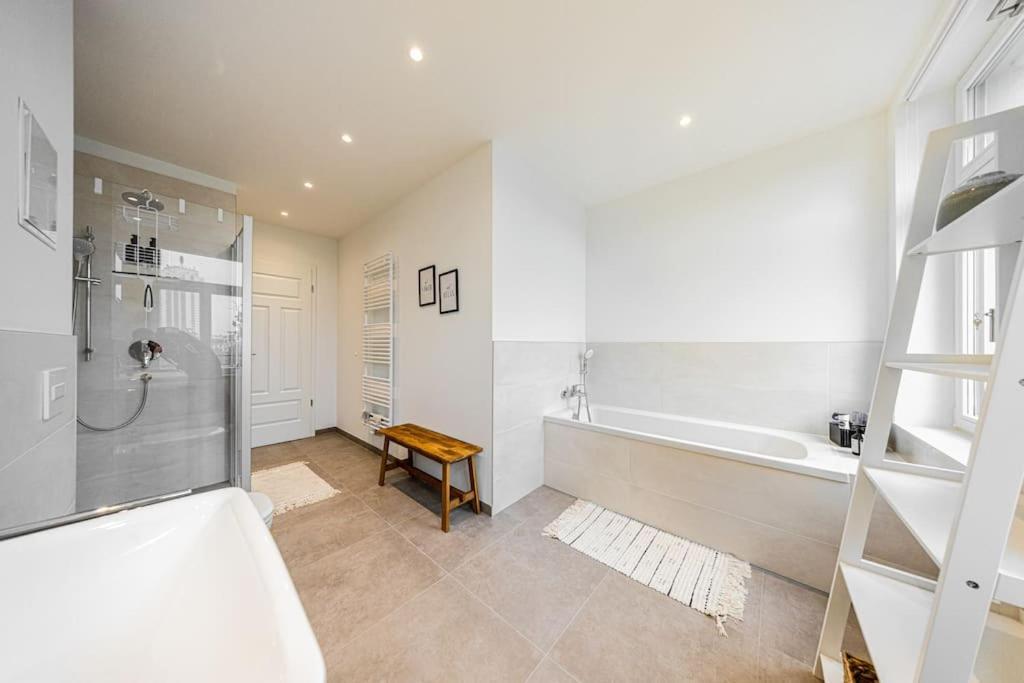 Stylisches Zentrales City-Apartment Mit 2 Balkonen ไลป์ซิก ภายนอก รูปภาพ