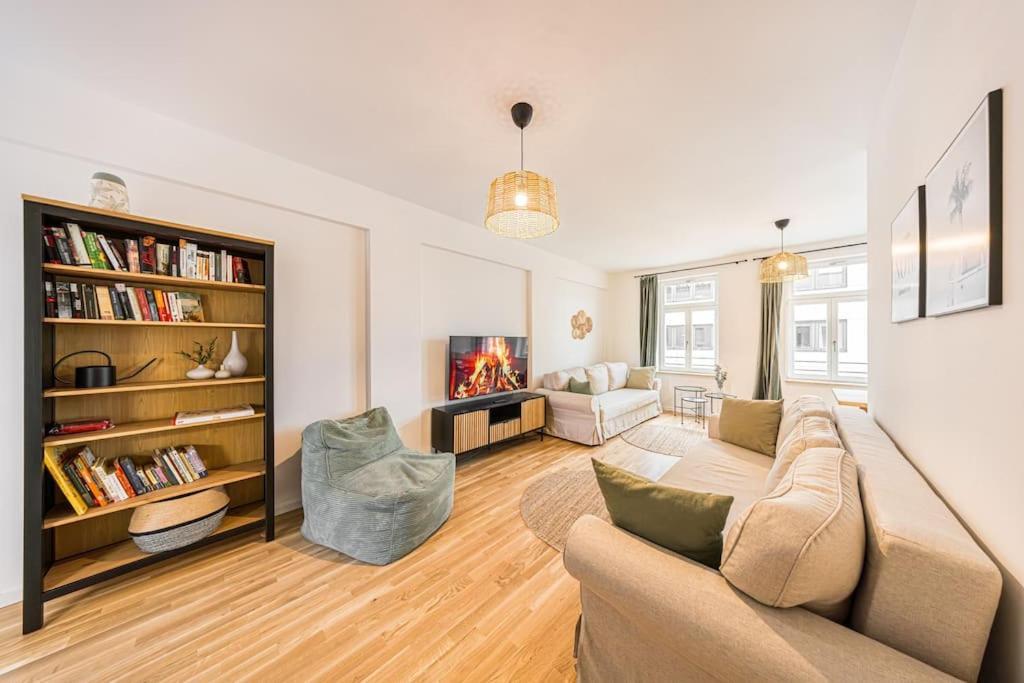 Stylisches Zentrales City-Apartment Mit 2 Balkonen ไลป์ซิก ภายนอก รูปภาพ