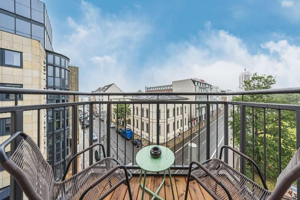 Stylisches Zentrales City-Apartment Mit 2 Balkonen ไลป์ซิก ภายนอก รูปภาพ